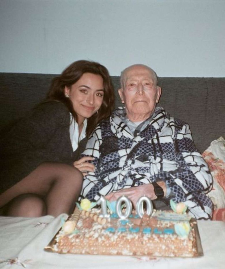 La Tendre Amitie Entre Un Centenaire Et Un Chaton Video