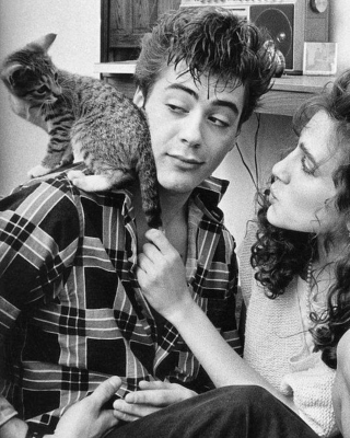 Illustration de l'article : 18 photos de vedettes en compagnie de leurs chats, des portraits chargés d'histoire
