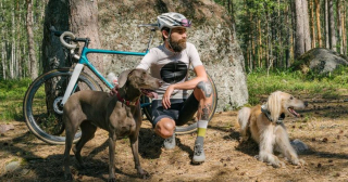 Illustration de l'article : 11 sports canins ludiques et idéals pour vous renforcer votre relation avec votre chien