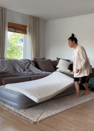 Illustration de l'article : Pour apaiser son chien malade, une femme quitte son travail et lui offre la plus belle des journées (vidéo)
