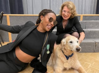 Illustration de l'article : « Grâce à Finlay, j’ai retrouvé la liberté » : une danseuse professionnelle atteinte d'un handicap visuel raconte l'histoire de son chien guide