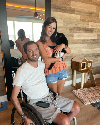 Illustration de l'article : Un chat, atteint d'une paralysie, attend la famille de ses rêves depuis plus de 2 ans (vidéo)