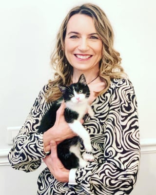 Illustration de l'article : Découvrez les secrets de votre animal avec « En vacances avec mon chat et mon chien », le cahier de vacances signé par la vétérinaire Laetitia Barlerin