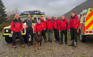 Illustration de l'article : Lors d’une randonnée en montagne, un croisé Dobermann/Malinois de 40 kg refuse d’avancer face au danger et provoque l'intervention des secours