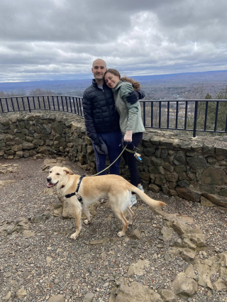 Illustration de l'article : En pleine célébration de son mariage, ce couple est contraint d'interrompre la cérémonie à cause de son chien