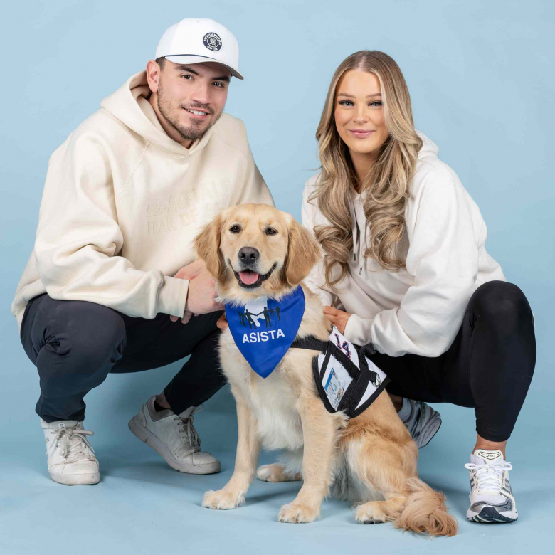 Illustration de l'article : Ce Golden Retriever passe du statut d’animal de refuge à celui de chien d’assistance et apporte l’amour et le soutien