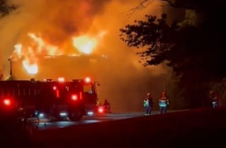 Illustration de l'article : Une chienne loyale a sauvé un bébé d’un an et sa famille en donnant l’alerte avant qu’un incendie ne détruise leur maison
