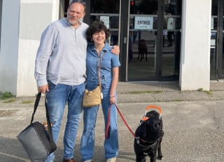 Illustration de l'article : Une jeune femme aveugle pédale 500 km pour les chiens guides et les enfants qui en ont besoin