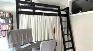 Illustration de l'article : Dans un appartement minuscule, une femme trouve une solution ing&eacute;nieuse pour que son chat se sente enfin heureux