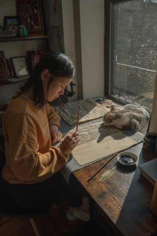 Illustration de l'article : 7 raisons expliquant pourquoi votre chat vous suit comme votre ombre