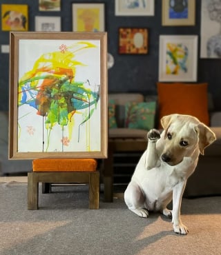 Illustration de l'article : Doté d’un talent hors du commun, ce Labrador de sauvetage peint de magnifiques toiles au profit d’associations de protection des animaux (vidéo)