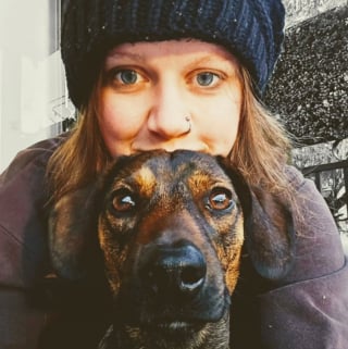 Illustration de l'article : Terrifié par sa première averse, ce petit chien découvre l’orage et le réconfort d’une étreinte (vidéo)
