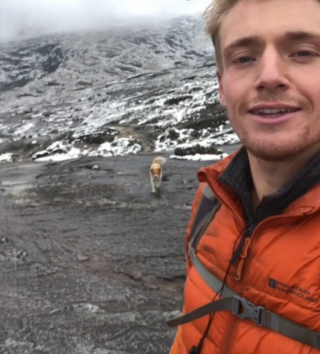 Illustration de l'article : Perdu dans les montagnes du Pérou, un randonneur croise un chien et décide de lui accorder sa confiance pour retrouver son chemin