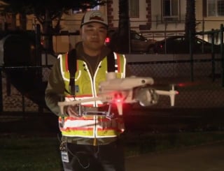 Illustration de l'article : La famille d'un chien disparu dans la nature place ses ultimes espoirs entre les mains d'un opérateur de drone expérimenté et déterminé