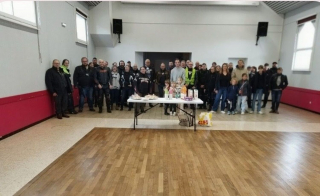 Illustration de l'article : Un Berger Australien qui s'est bless&eacute; en prot&eacute;geant son jeune ma&icirc;tre atteint d'autisme tomb&eacute; dans un foss&eacute; est soign&eacute; gr&acirc;ce &agrave; une cagnotte solidaire