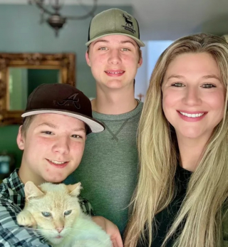 Illustration de l'article : Disparu la veille d'un d&eacute;m&eacute;nagement, un chat retrouve sa famille 7 ans apr&egrave;s gr&acirc;ce &agrave; sa puce et &agrave; une b&eacute;n&eacute;vole d&eacute;termin&eacute;e