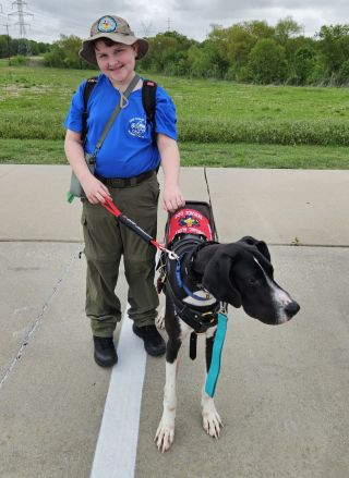 Illustration de l'article : Un &eacute;l&egrave;ve de CM2 atteint d&rsquo;autisme et d'un trouble neurologique accueille une chienne d'assistance gr&acirc;ce aux 12 000 euros r&eacute;colt&eacute;s lors d'une cagnotte solidaire