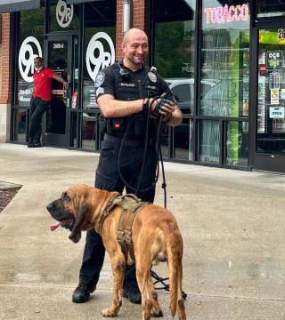 Illustration de l'article : Déjà connu pour ses exploits, ce Chien de Saint-Hubert policier retrouve un enfant de 10 ans en fugue