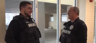 Illustration de l'article : &laquo; J'ai cru l'avoir perdu &agrave; jamais &raquo;, un chien s&eacute;nior dispara&icirc;t en glissant le long d'une falaise et d&eacute;clenche une mobilisation exceptionnelle