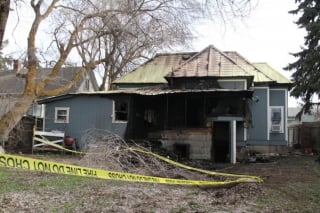 Illustration de l'article : Intrigu&eacute;s par les aboiements inhabituels de leur chien, ils r&eacute;alisent le danger en se retrouvant face &agrave; un &laquo; mur de feu &raquo; 