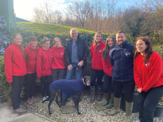 Illustration de l'article : Apr&egrave;s plus de 1000 jours d'attente au refuge, ce L&eacute;vrier trop longtemps ignor&eacute; go&ucirc;te enfin au bonheur