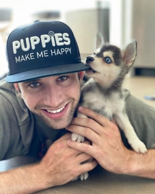 Illustration de l'article : 12 photos touchantes d’hommes et de leurs chiens qui respirent la complicité