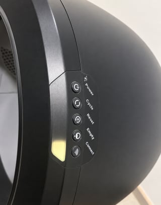 Illustration de l'article : Notre test du Litter-Robot 4, la litière autonettoyante haut de gamme de Whisker