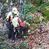 Illustration : Un chien bloqu&eacute; 30 m&egrave;tres sous terre, les pompiers des Alpes-de-Haute-Provence d&eacute;ploient des cordes pour le sortir