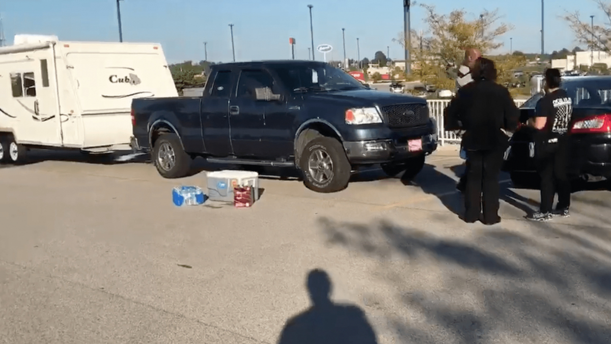 Illustration : "Un chien prend le contrôle du véhicule de son maître sur un parking et cause un accident"