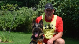 Illustration : Voici Klinger, le premier chien guide d'aveugle joggeur