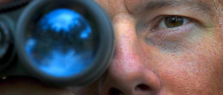 Illustration : "Des lunettes de vision nocturne pour lutter contre les déjections canines"