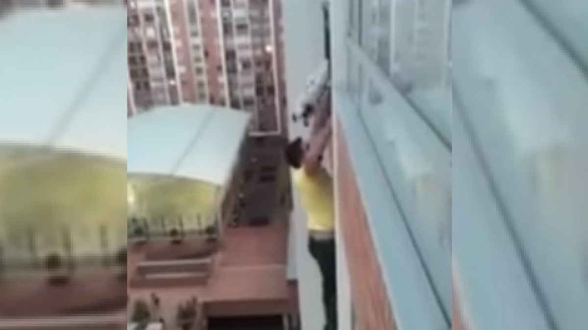 Illustration : "En Colombie, un homme risque sa vie pour sauver celle d’un chien coincé sur un balcon"
