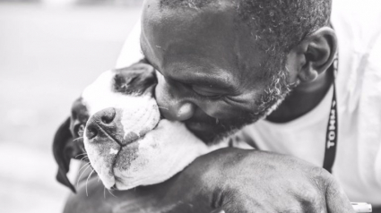 Illustration : Pour garder son chien, cet homme a préféré se séparer de son lit