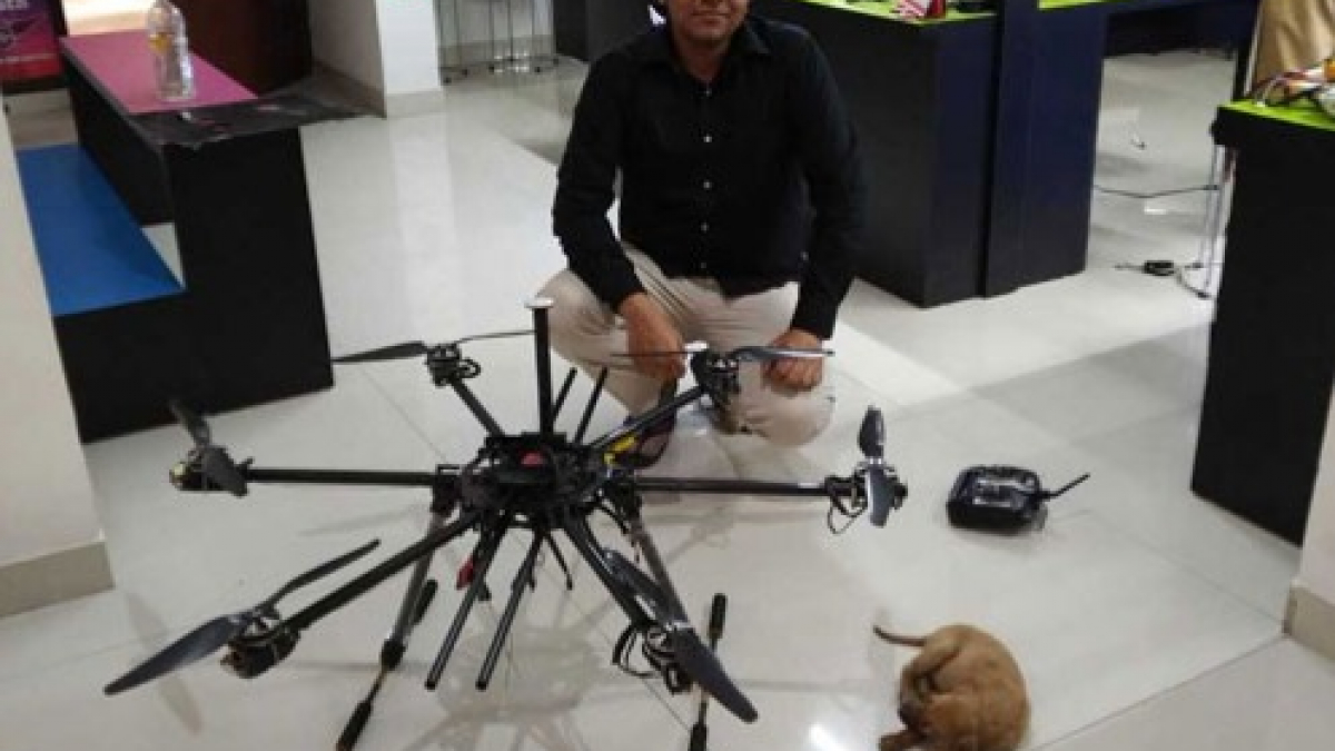 Illustration : "Un ingénieur indien sauve un chiot à l'aide d'un drone (Vidéo)"