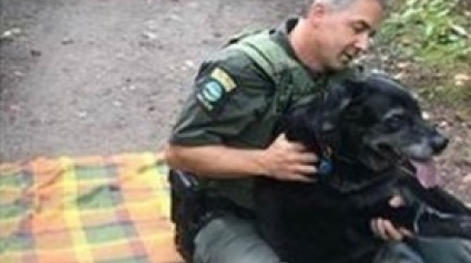 Illustration : Un officier du service environnemental new-yorkais sauve un chien pris d'un malaise respiratoire