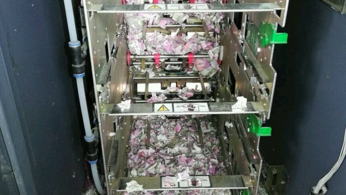Illustration : "Un rat sème la pagaille dans un distributeur automatique de billets et ingère 17 685 $"