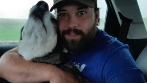 Illustration : Il retrouve son chien 4 ans après, à 700 km de chez lui