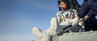 Illustration : "(Vidéo) Les émouvantes retrouvailles entre l’astronaute Christina Koch et son chien qui déborde de joie !"