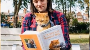 Illustration : "Touché par la perte de son chat qui lui a permis de devenir riche et célèbre, il pleure son départ dans un hommage poignant !"