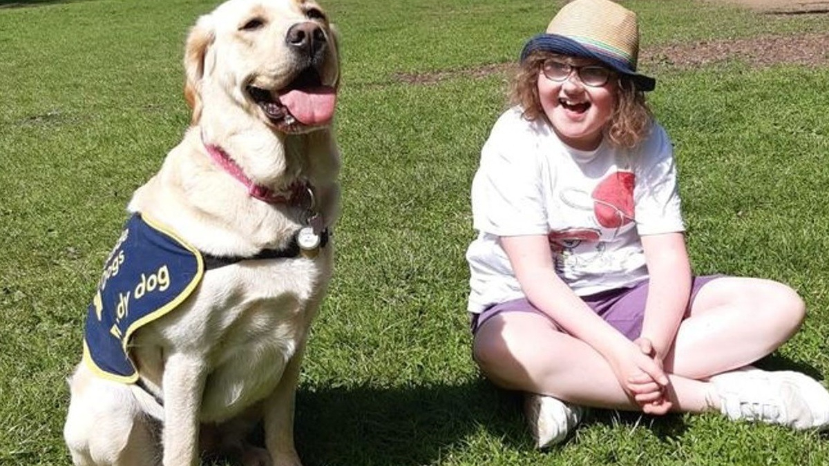 Illustration : "Un chien-guide change la vie d'une petite fille atteinte d'un trouble du spectre de l'autisme"