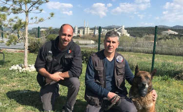 Illustration : "La première maison de retraite pour les chiens policiers ouvre ses portes près de Marseille"