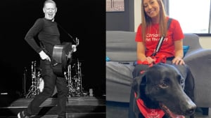 Illustration : Le chanteur Bryan Adams et des chiens de thérapie partagent un moment magique juste avant le concert de l'artiste connu pour son amour des canidés