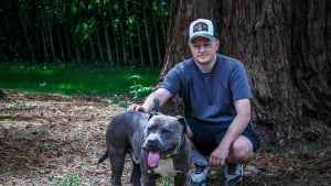 Illustration : Ce dog-sitter passionné a choisi de s’occuper principalement des "molosses", des chiens que beaucoup redoutent, et il leur rend enfin justice