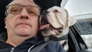 Illustration : Grand amoureux des chiens, cet homme parcourt des kilomètres chaque week-end pour transporter des chiens de refuge vers leurs familles