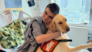Illustration : « C’est un guérisseur », hospitalisé depuis l’enfance, ce jeune adulte trouve la force de se battre grâce à son meilleur ami canin 