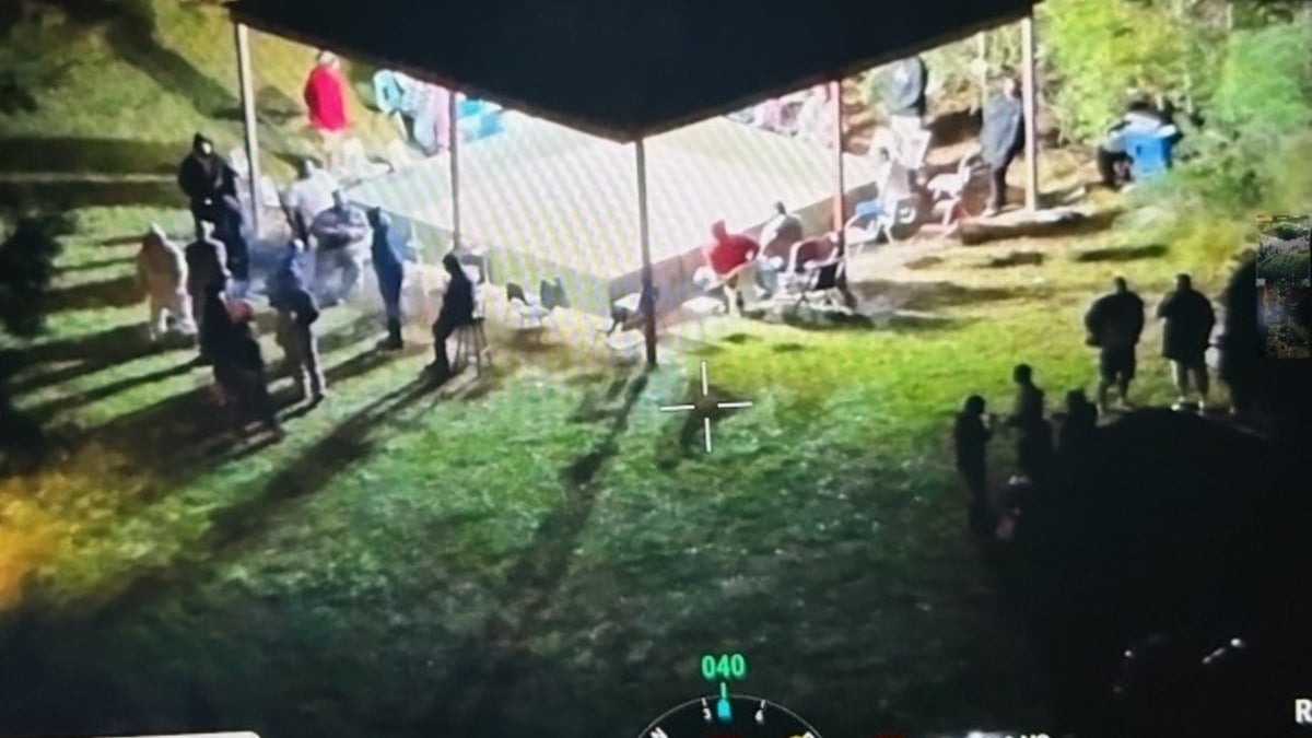 Illustration : "En sauvant 2 chiens forcés à se battre, les forces de l'ordre démantèlent tout un réseau de cruauté animale et interpellent 45 de ses acteurs"