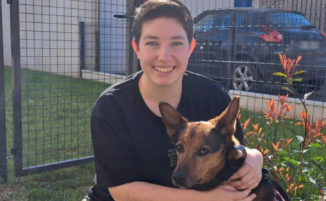 En situation de handicap psychique, un jeune homme de 18 ans compte sur la précieuse présence sa chienne d’assistance malgré les refus d'accès publics
