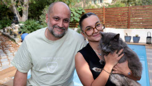 Illustration : 8 mois après avoir tout perdu dans un incendie, une famille de Marseille retrouve avec émotion son chat disparu (vidéo)
