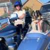 Illustration : Arr&ecirc;t&eacute; 3 fois par la police pour des photos : ce Saint-Bernard voyage en side-car avec son ma&icirc;tre de 78 ans (vid&eacute;o)